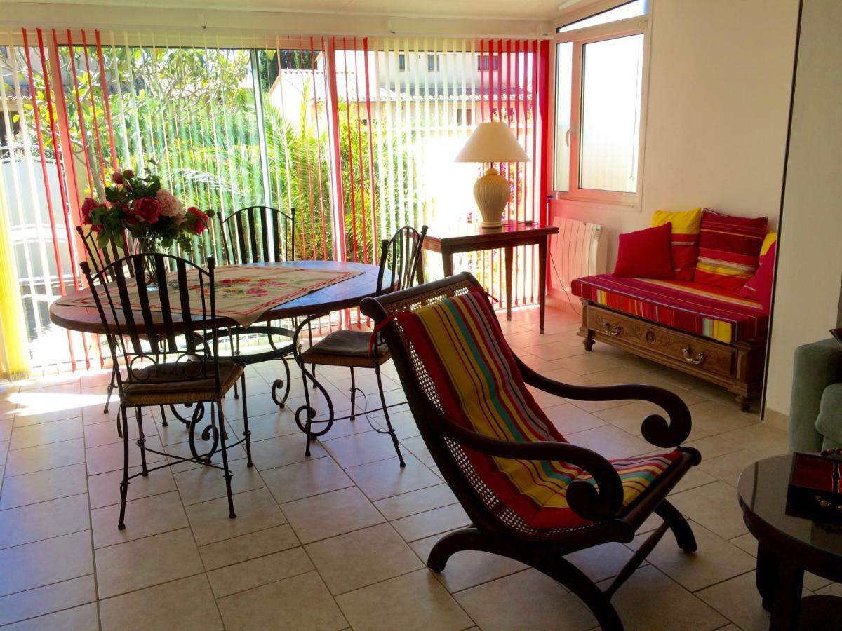 Villa De Vacances Au Calme Proche De La Mer Ла-Лонд-ле-Мор Экстерьер фото