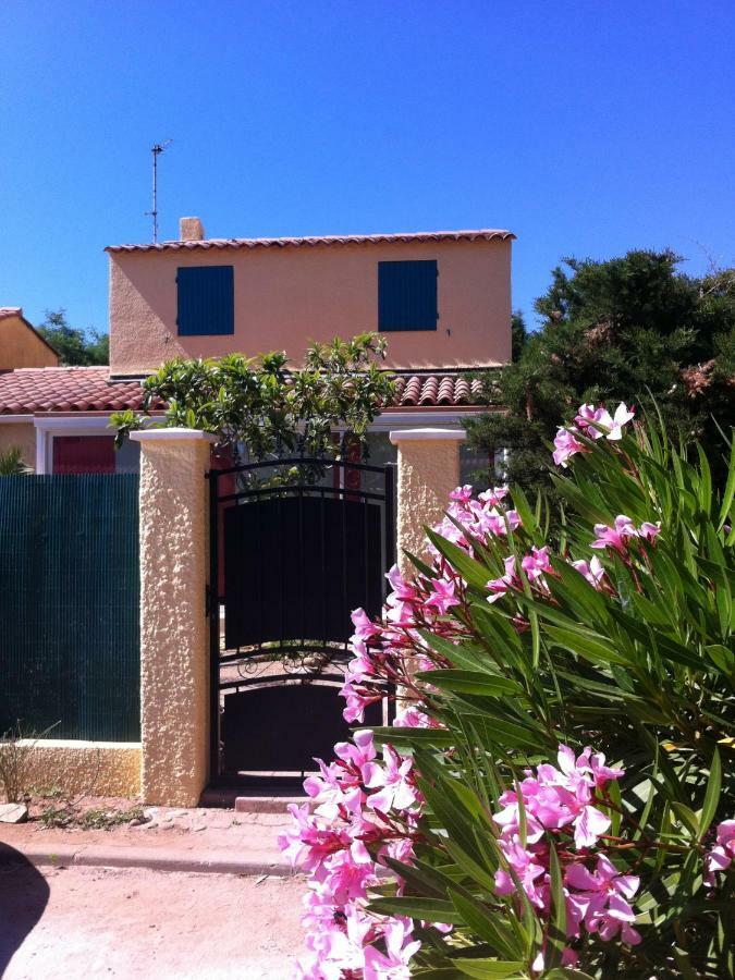 Villa De Vacances Au Calme Proche De La Mer Ла-Лонд-ле-Мор Экстерьер фото